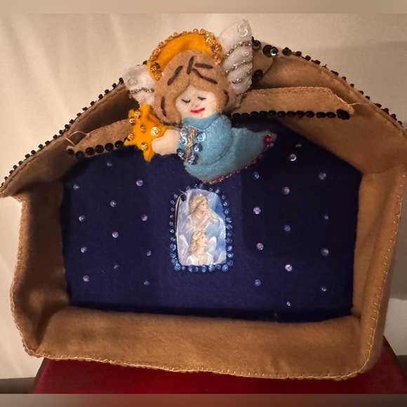Bucilla Felt Nativity handmade - Picture 10 of 12